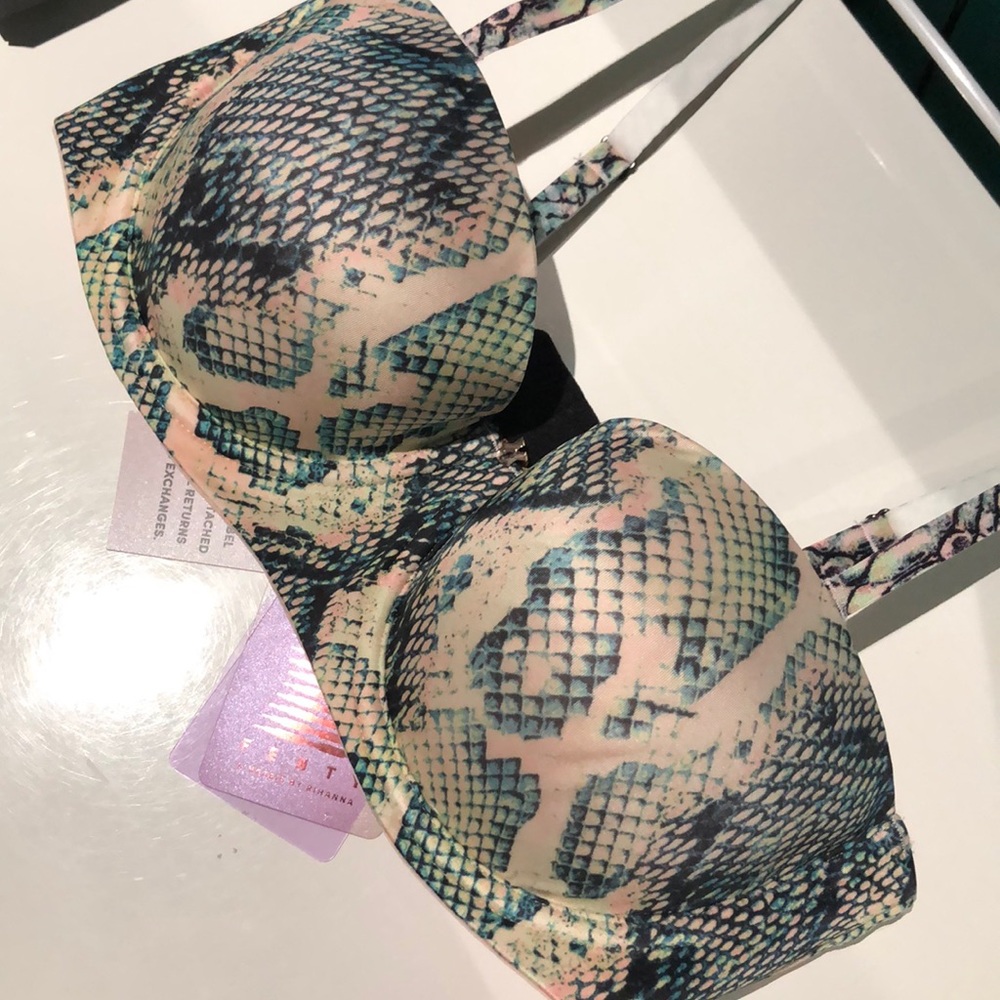 New Savage X Fenty Strapless Bra